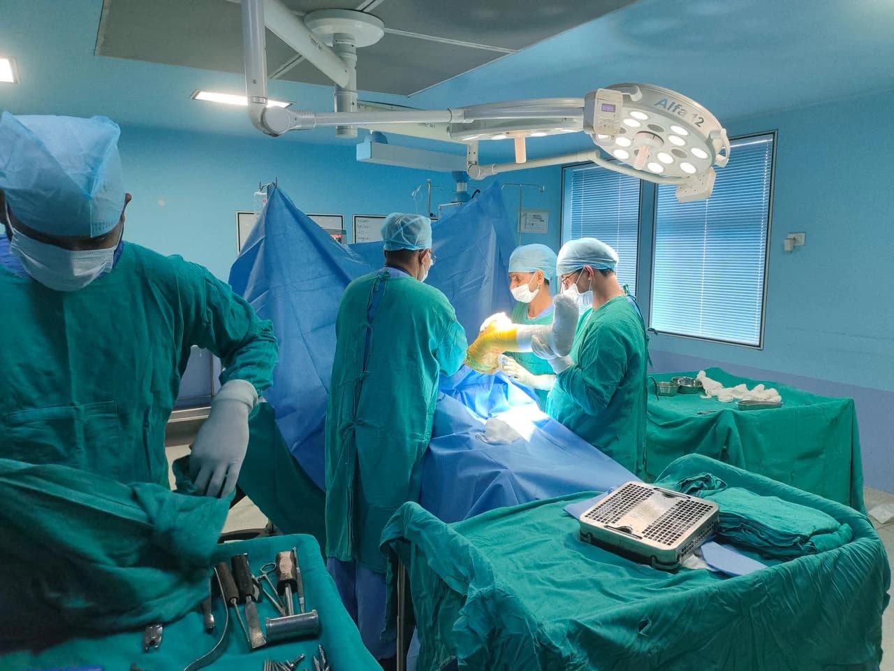 Dr. Mayank Chauhan performing orthopaedic surgery (case 5) at Prakash Hospital, Noida