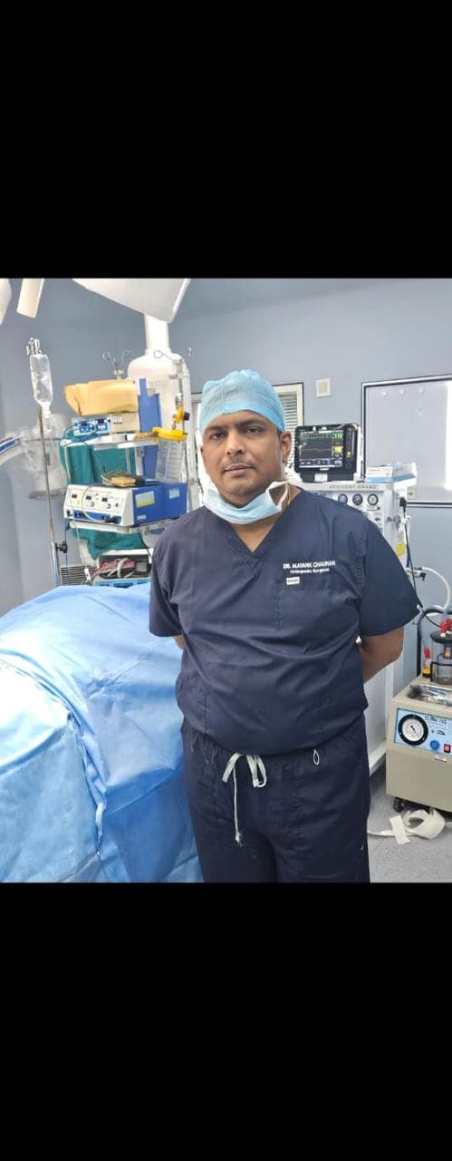 Dr. Mayank Chauhan, senior orthopaedic and joint replacement surgeon in Noida