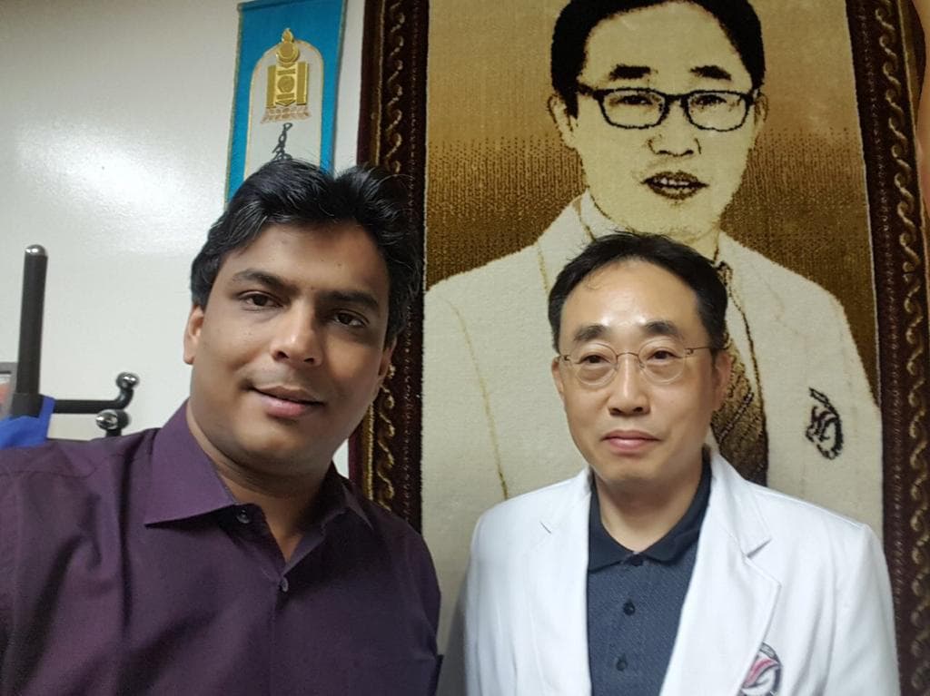Dr. Mayank Chauhan with the orthopaedic surgical team at Prakash Hospital, Noida