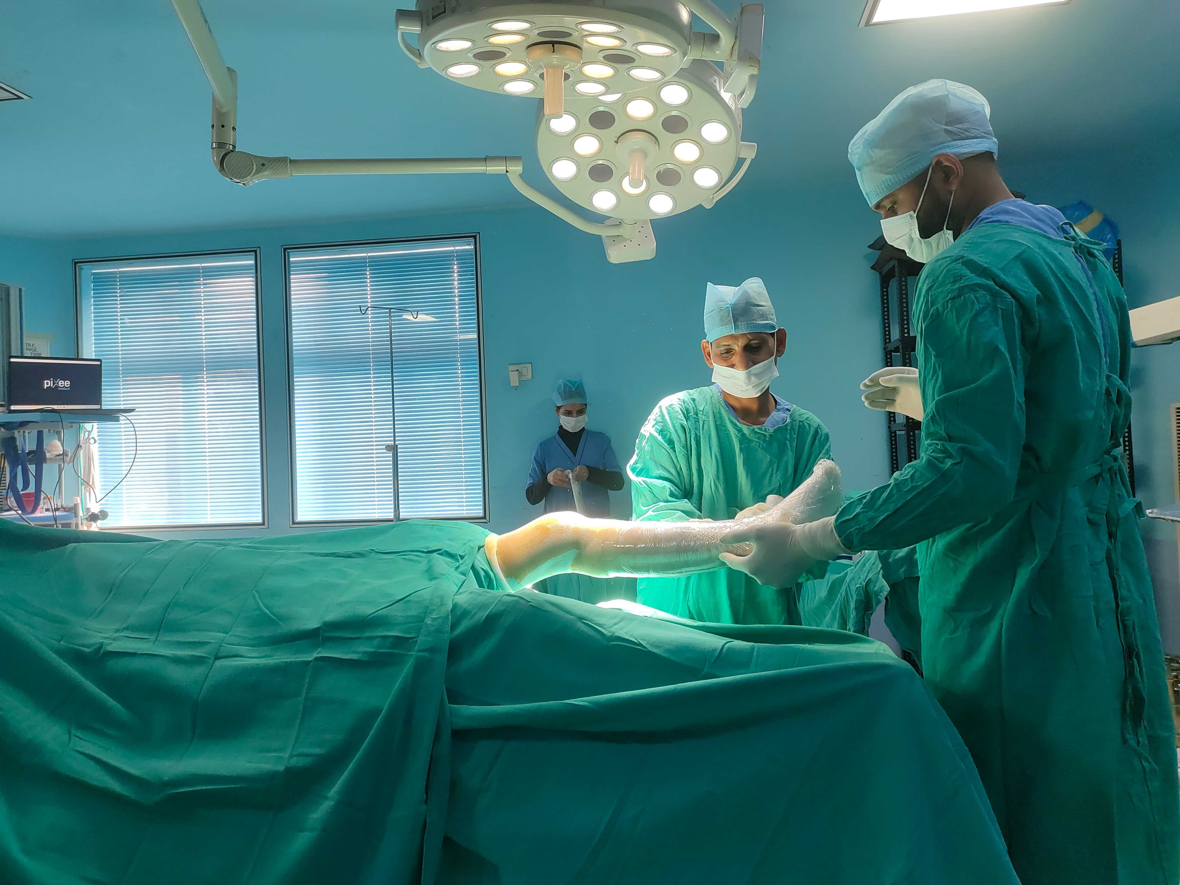 Prakash Hospital Noida orthopaedic care facility and patient ward 4