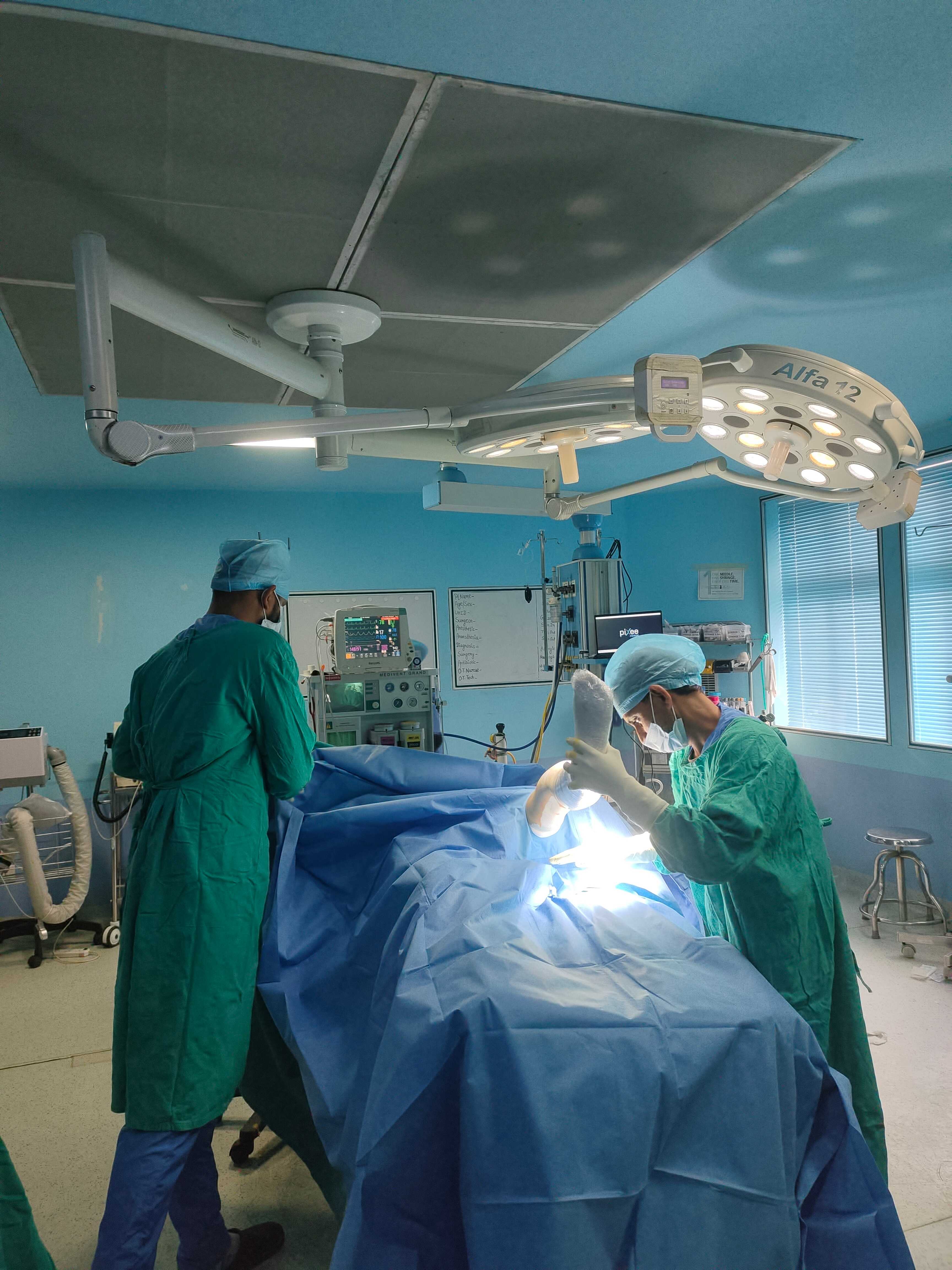 Prakash Hospital Noida orthopaedic care facility and patient ward 5