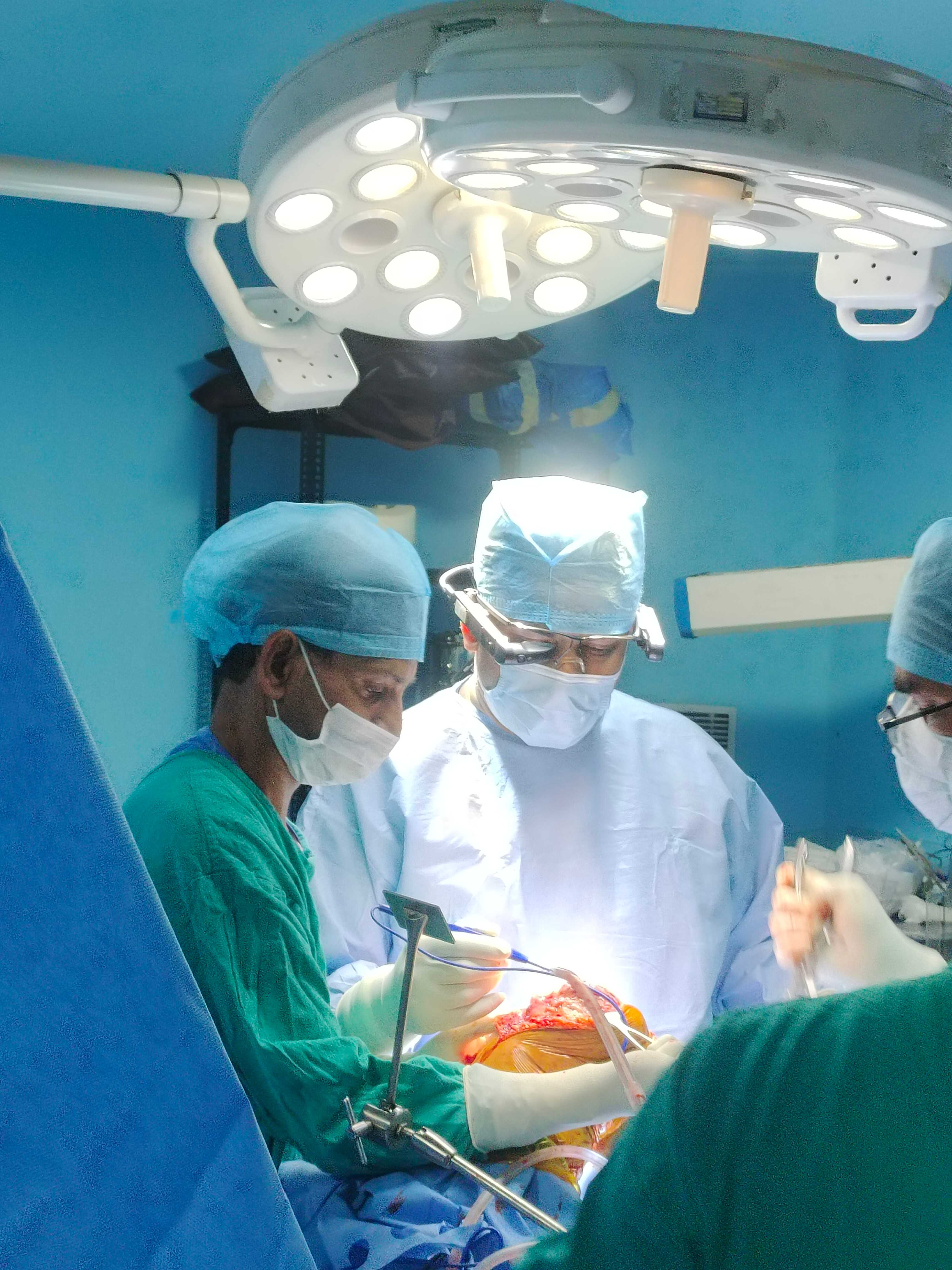 Prakash Hospital Noida orthopaedic care facility and patient ward 28